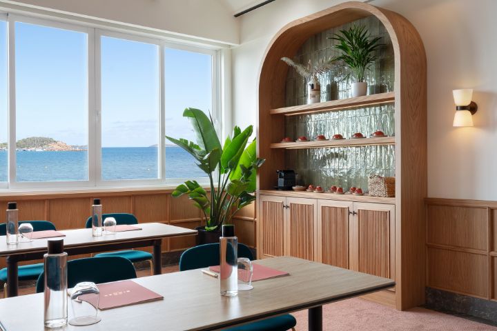 Hotel Riomar coffee area with sea views — Learn AI Ibiza